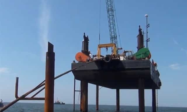Jack_up_Barge__-_Fully_under_class__14014_870x605