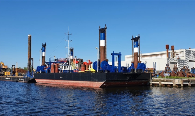 Jack_up_Barge__-_Fully_under_class__17117_1056x500