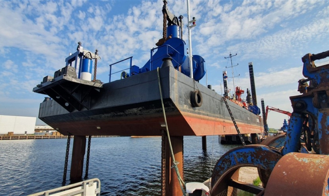 Jack_up_Barge__-_Fully_under_class__17118_1054x500