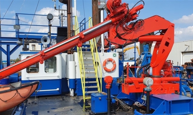 Jack_up_Barge__-_Fully_under_class__17125_1056x500
