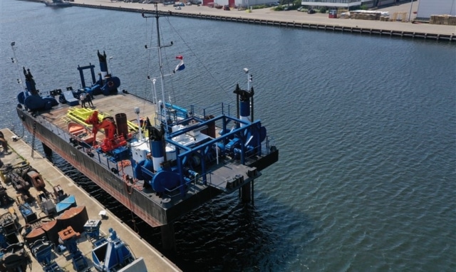 Jack_up_Barge__-_Fully_under_class__17128_870x580